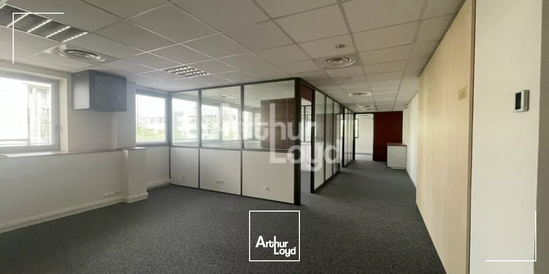 SAINT GREGOIRE - BUREAUX A LOUER - 103 M²