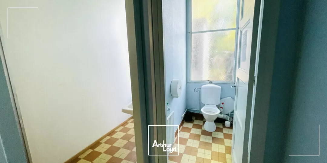 A LOUER FAIBLE CHARGE - BUREAUX D'ACCOMPAGNEMENT 40 m2 ZONE INDUSTRIELLE ET PORTUAIRE DU HAVRE 