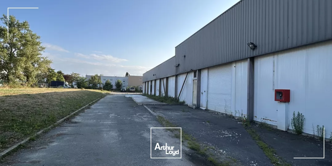 Entrepôt avec quais à louer à Lormont - ZA La Gardette - Proche A10