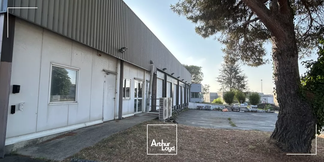 Entrepôt avec quais à louer à Lormont - ZA La Gardette - Proche A10