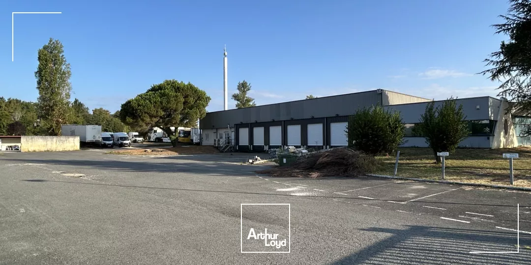 Entrepôt avec quais à louer à Lormont - ZA La Gardette - Proche A10