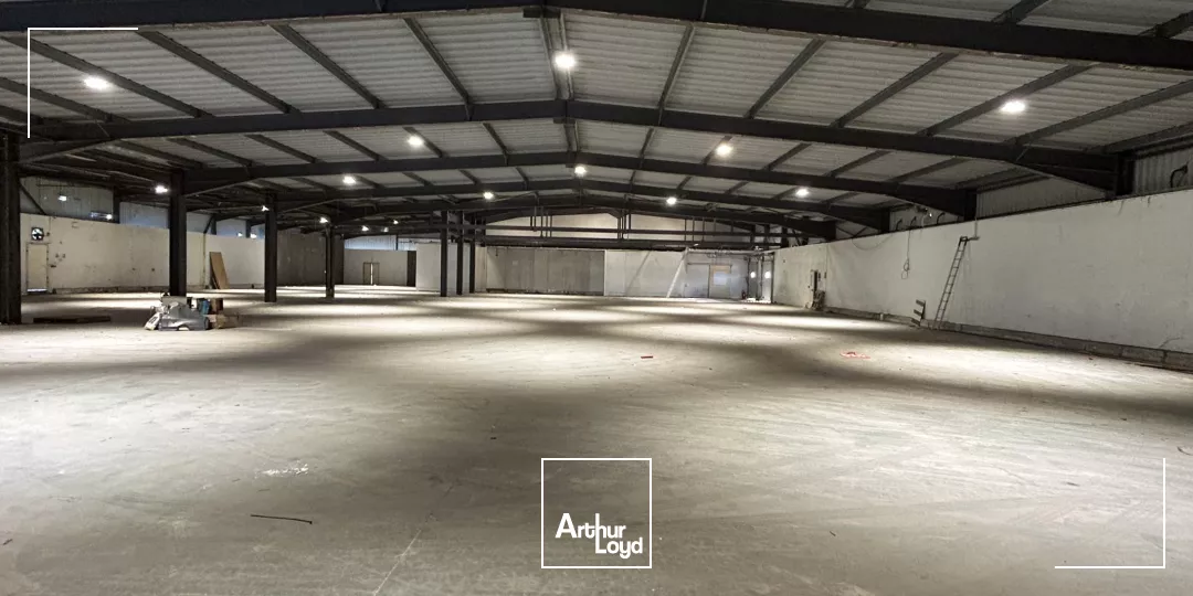 Entrepôt avec quais à louer à Lormont - ZA La Gardette - Proche A10