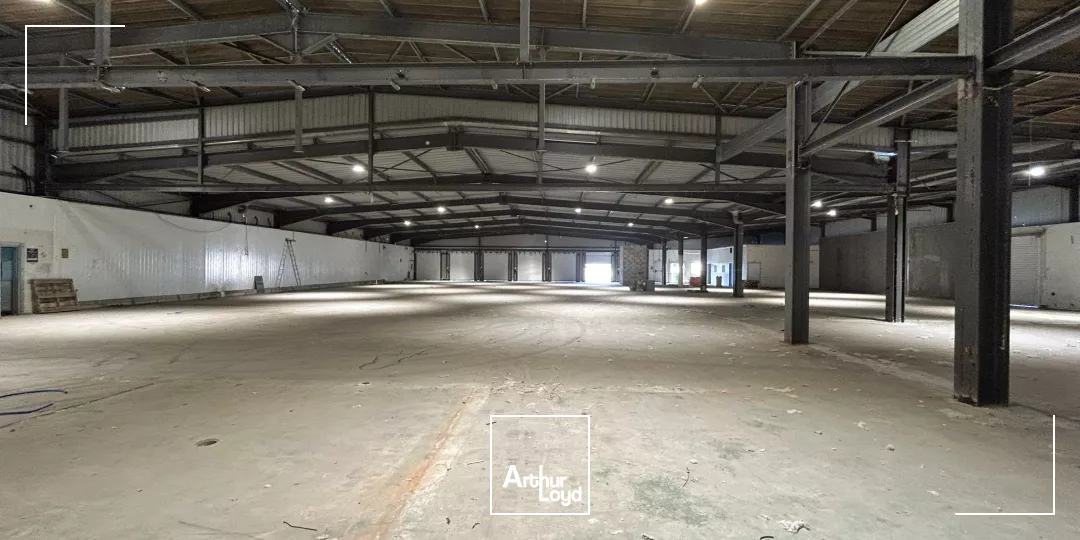 Entrepôt avec quais à louer à Lormont - ZA La Gardette - Proche A10