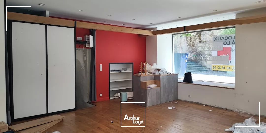 Local commercial hyper centre-ville Limoges - Angle de rue