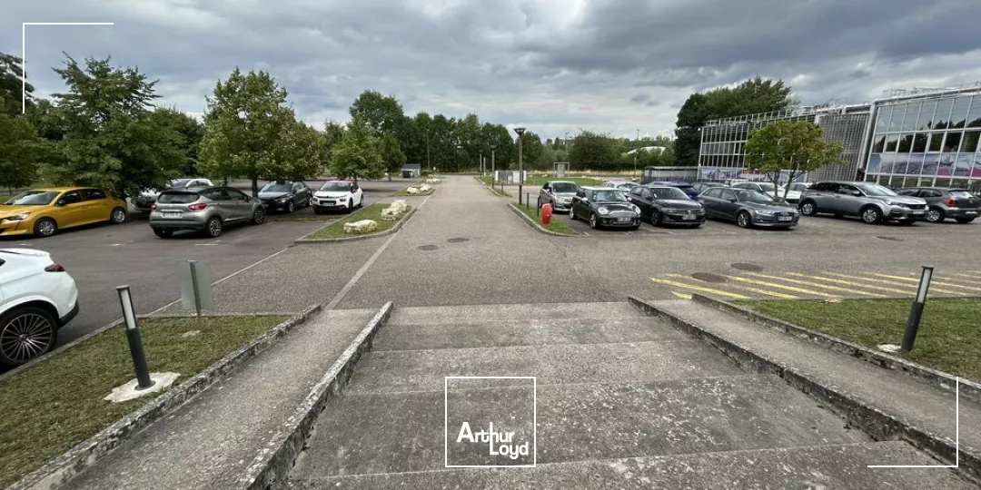 BUREAUX à LOUER de 371.5 m²