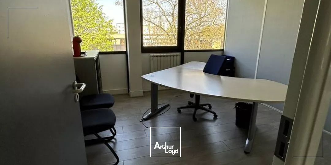 BUREAUX à LOUER de 724 m²