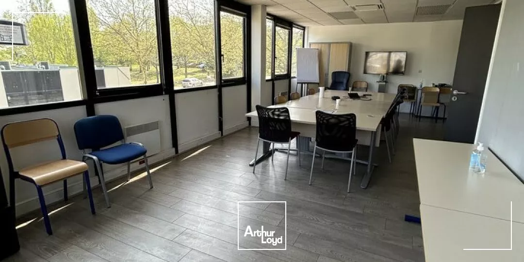 BUREAUX à LOUER de 724 m²