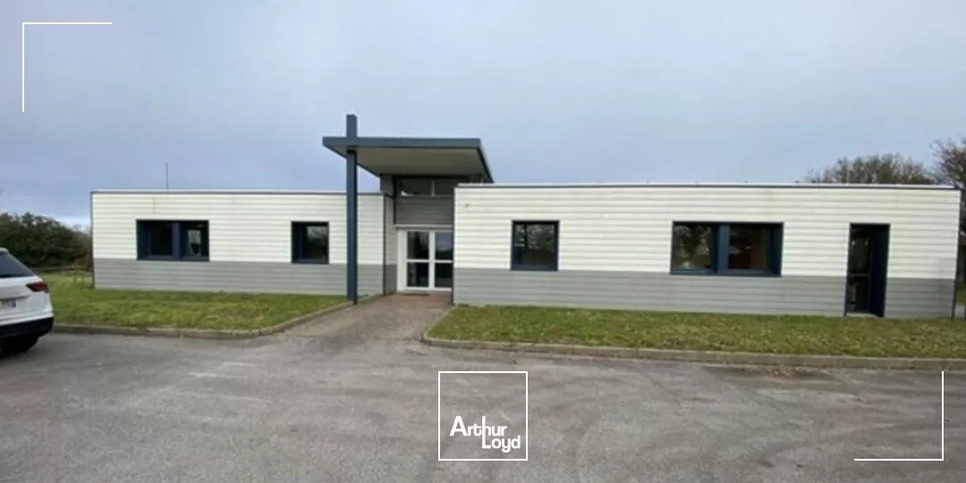 VENDRENNE  ENSEMBLE DE BUREAUX AVEC TERRAIN CONSTRUCTIBLE À LA VENTE