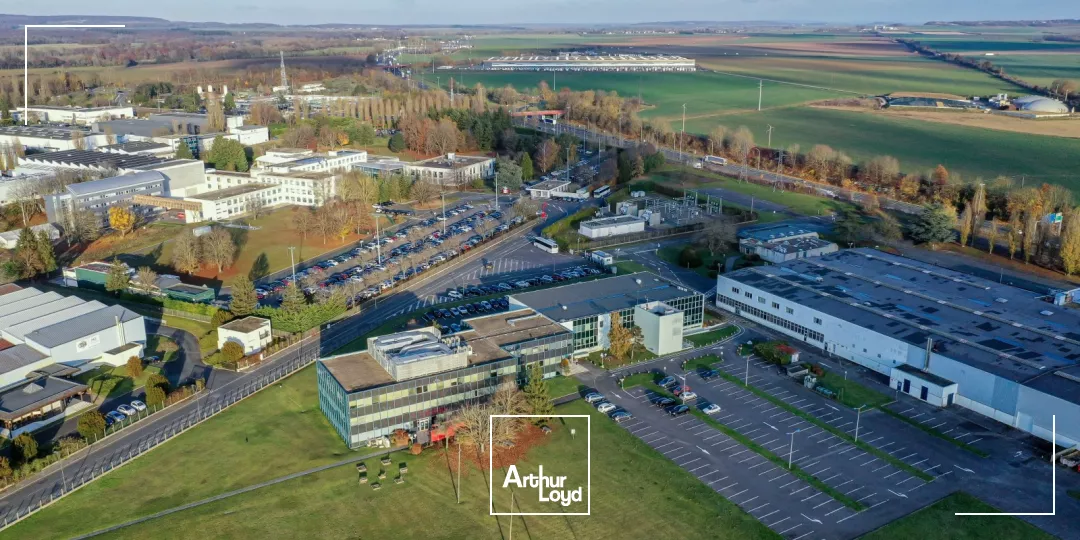 A LOUER SURFACE DE BUREAUX - Z.A. DE SENLIS