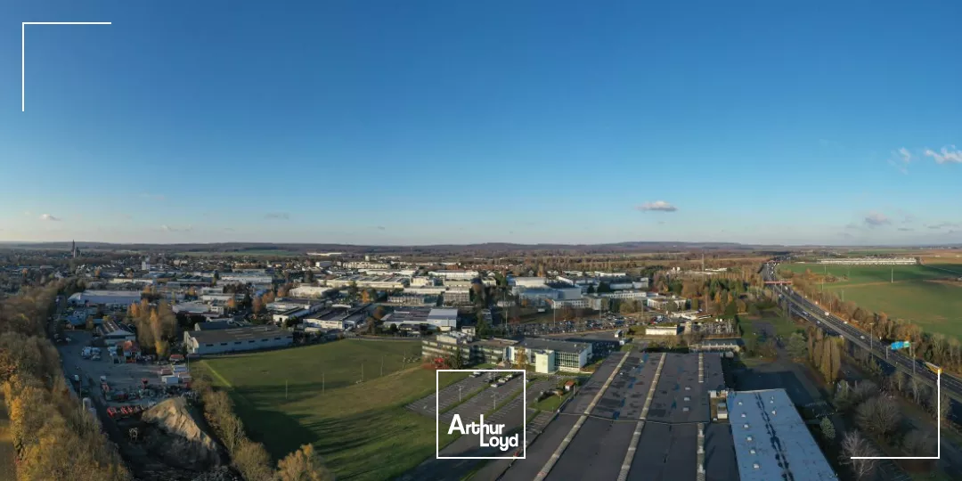 A LOUER SURFACE DE BUREAUX - Z.A. DE SENLIS