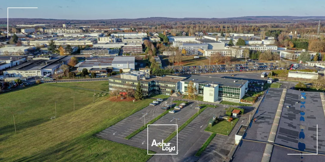 A LOUER SURFACE DE BUREAUX - Z.A. DE SENLIS