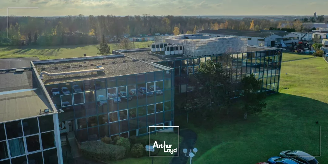 A LOUER SURFACE DE BUREAUX - Z.A. DE SENLIS