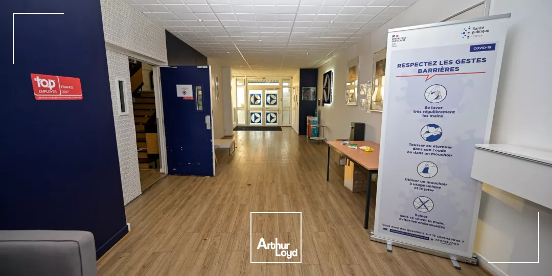 A LOUER SURFACE DE BUREAUX - Z.A. DE SENLIS