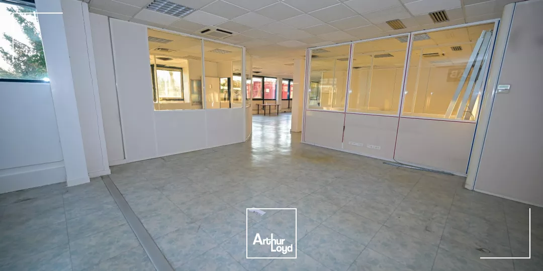 A LOUER SURFACE DE BUREAUX - Z.A. DE SENLIS