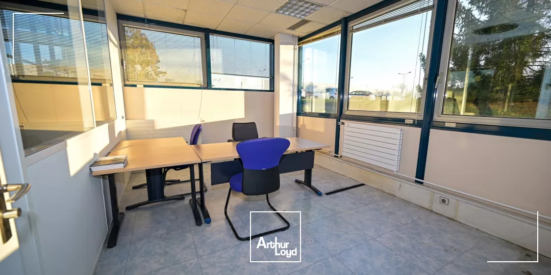 A LOUER SURFACE DE BUREAUX - Z.A. DE SENLIS