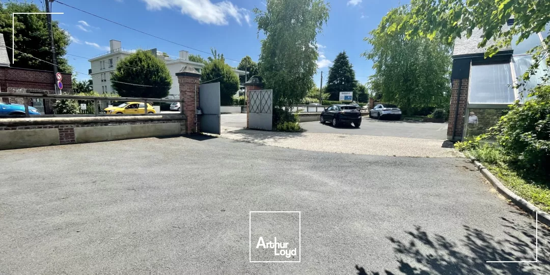 Locaux commerciaux à vendre à BOIS GUILLAUME 76230