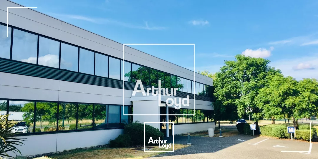 BUREAUX À LOUER - 216 m² - BRUGUIÈRES
