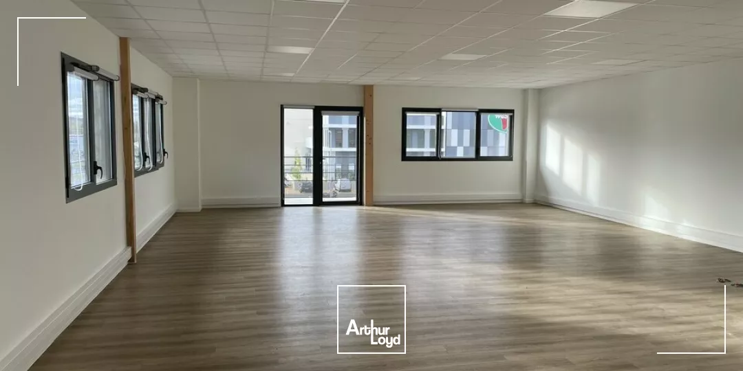À louer - Local d'activité de 1 923 m² avec bureaux - Parc neuf certifié à Graveson (13)