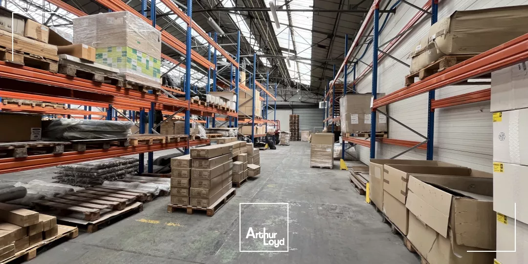 LOCATION - ACTIVITES - MONTATAIRE - 820 M2