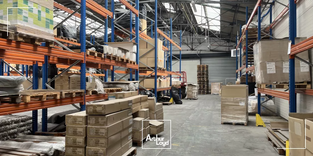 LOCATION - ACTIVITES - MONTATAIRE - 820 M2