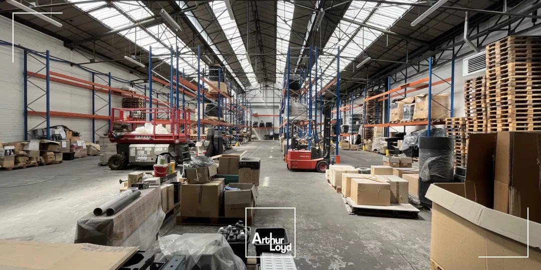 LOCATION - ACTIVITES - MONTATAIRE - 820 M2