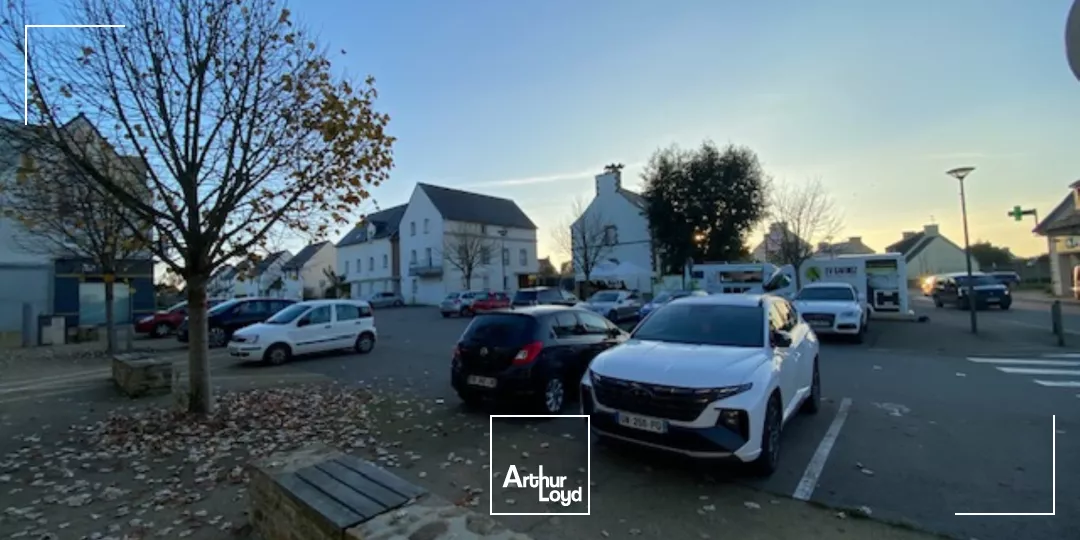 CELLULES COMMERCIALES A VENDRE CENTRE BOURG DE MILIZAC