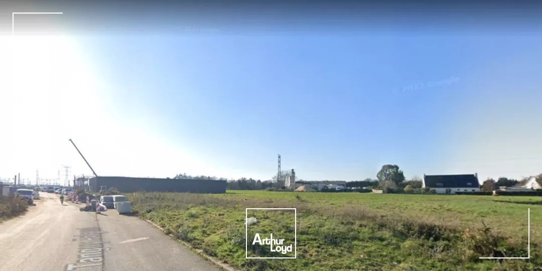 A vendre lots de parcelle de terrain à construire à Tregueux en zone commerciale rare avec belle visibilité