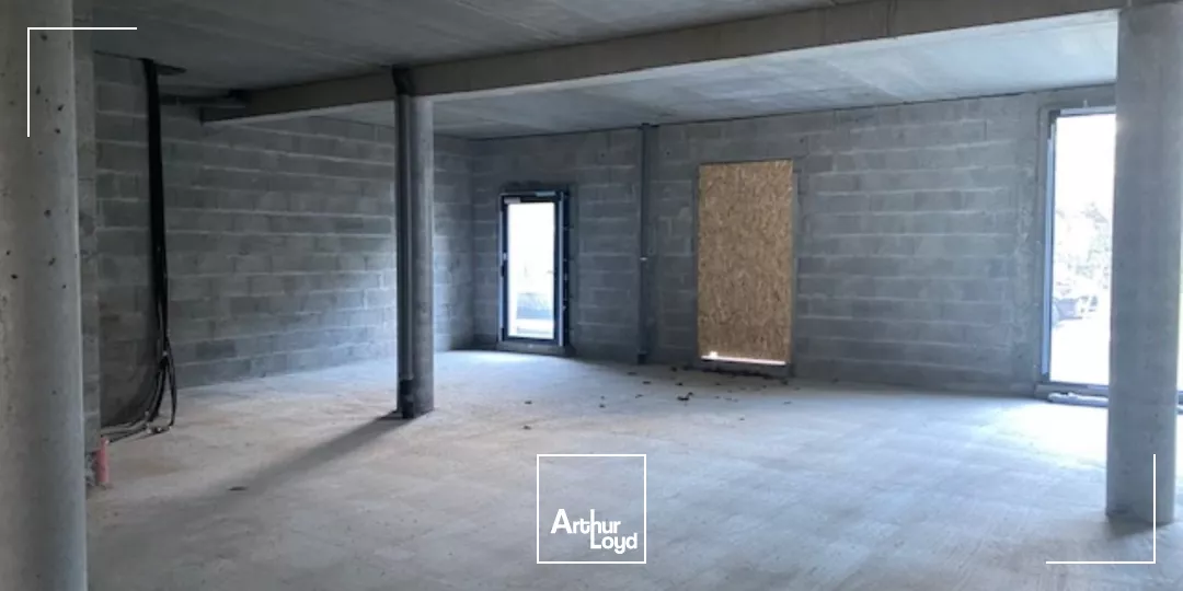 CELLULE COMMERCIALE A VENDRE A LOUER CENTRE VILLE DE GOUESNOU