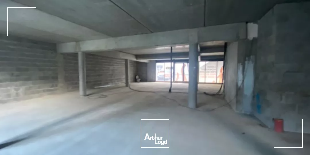 CELLULE COMMERCIALE A VENDRE A LOUER CENTRE VILLE DE GOUESNOU