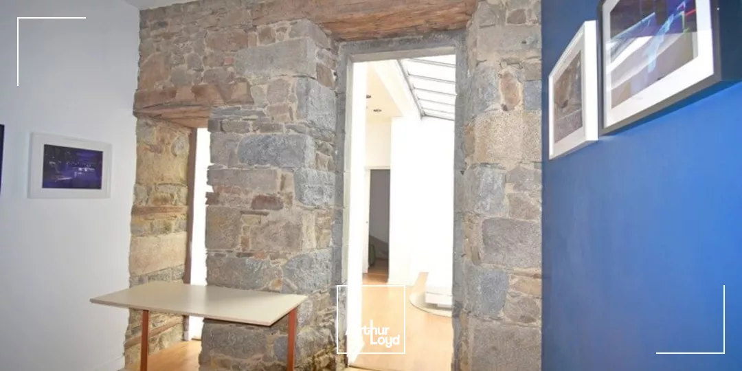 LOCAUX COMMERCIAUX A LOUER 107 M² UTILE SAINT BRIEUC HYPER CENTRE VILLE