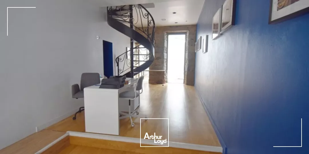 LOCAUX COMMERCIAUX A LOUER 107 M² UTILE SAINT BRIEUC HYPER CENTRE VILLE