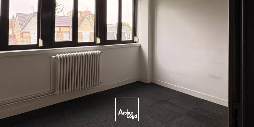 A LOUER BUREAUX 114 M2 CHANTILLY - GARE SNCF