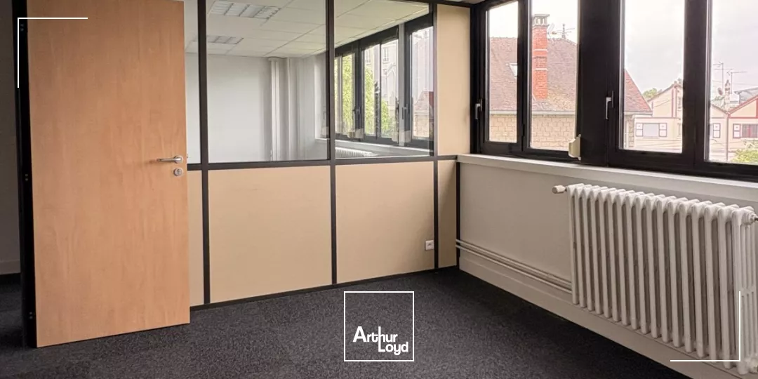 A LOUER BUREAUX 114 M2 CHANTILLY - GARE SNCF