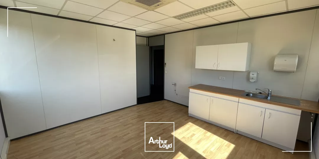A LOUER PLATEAU DE BUREAUX 335 M2 - COMPIEGNE ZAC DE MERCIERES