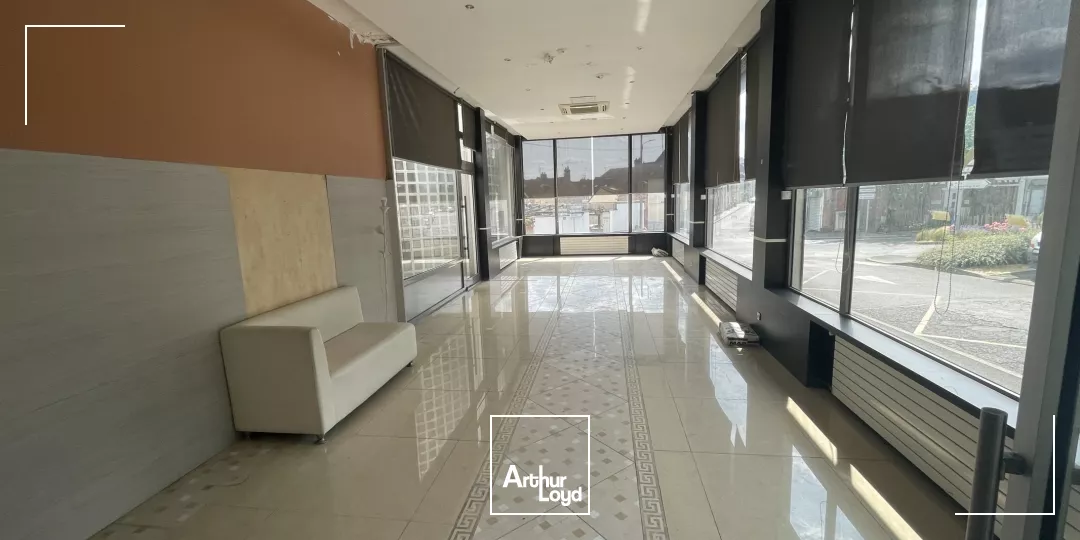 LOCAL COMMERCIAL - À LOUER - 810 M2 - BEAUVAIS