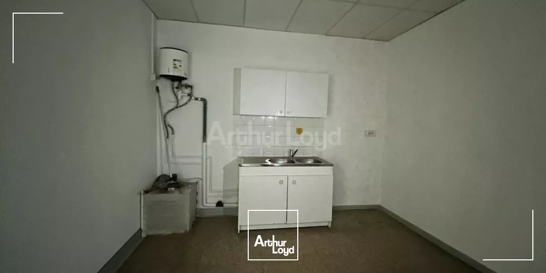 LOCAL COMMERCIAL à LOUER de 240 m²