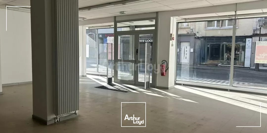 LOCAL COMMERCIAL à LOUER de 240 m²