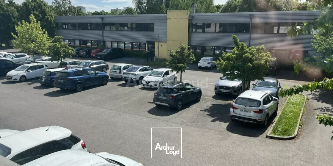 BUREAUX à VENDRE de 187 m²