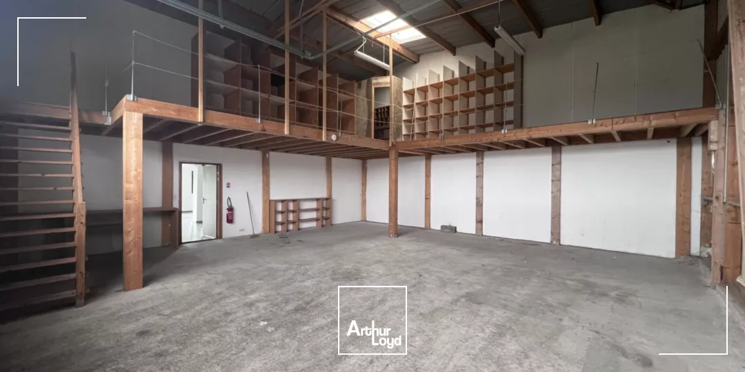 A LOUER - LOCAL D'ACTIVITE - 804 M² ENVIRON - MELLAC
