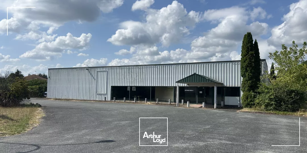 À louer local d'activité et entrepôt de 1680 m² à Cadaujac