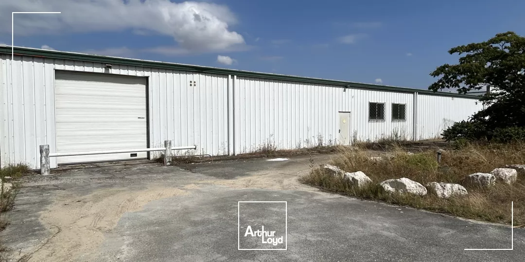 À louer local d'activité et entrepôt de 1680 m² à Cadaujac