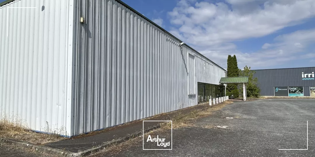 À louer local d'activité et entrepôt de 1680 m² à Cadaujac