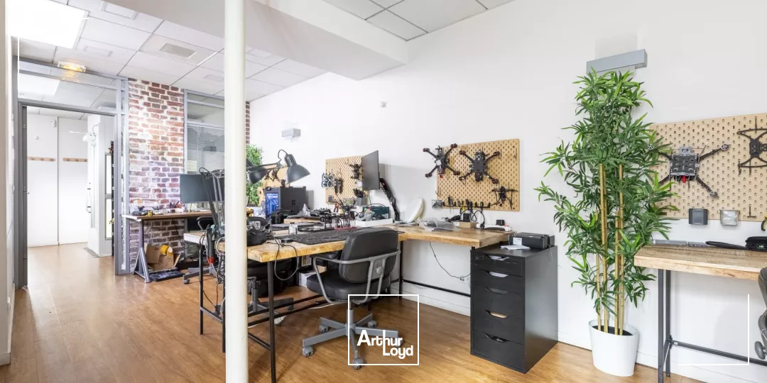 Bureaux à vendre ou à louer à PARIS 75018