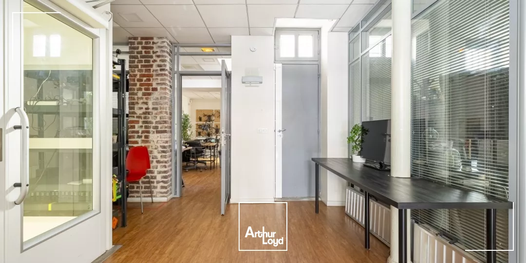 Bureaux à vendre ou à louer à PARIS 75018