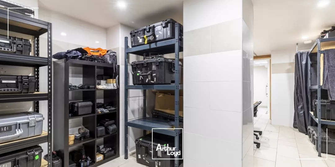 Bureaux à vendre ou à louer à PARIS 75018