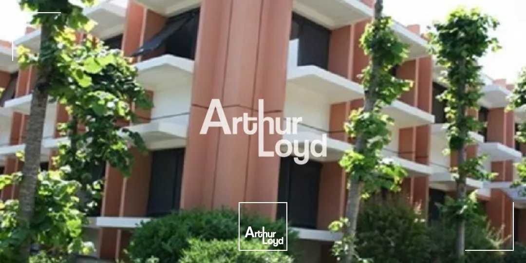 Bureaux 83.48 m² en R+1 à louer Sophia Antipolis
