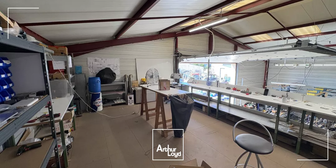 Bâtiment à vendre Marcilly en Villette 270 m2 