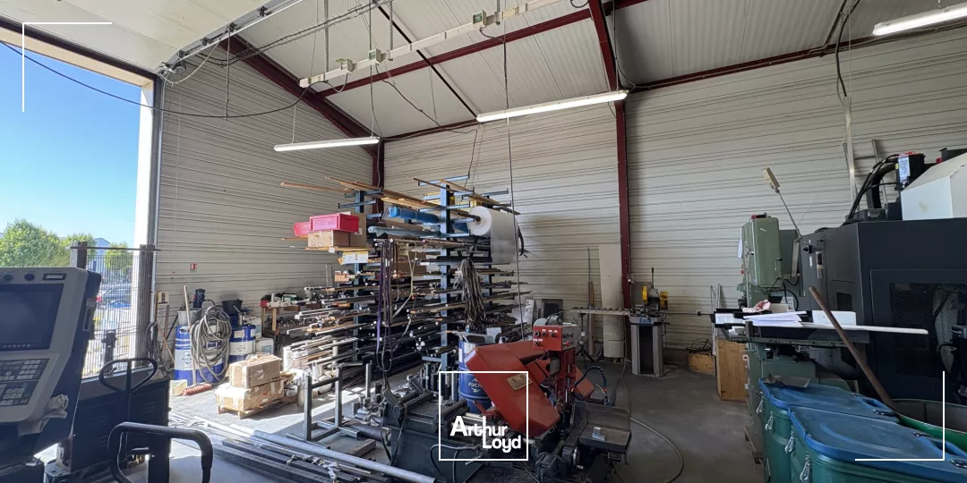 Bâtiment à vendre Marcilly en Villette 270 m2 