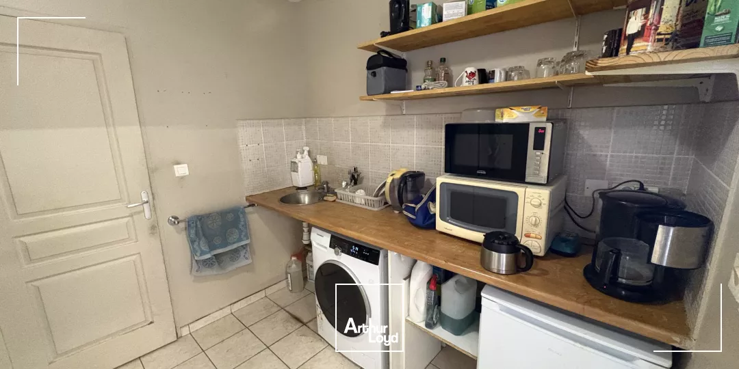 Bâtiment à vendre Marcilly en Villette 270 m2 