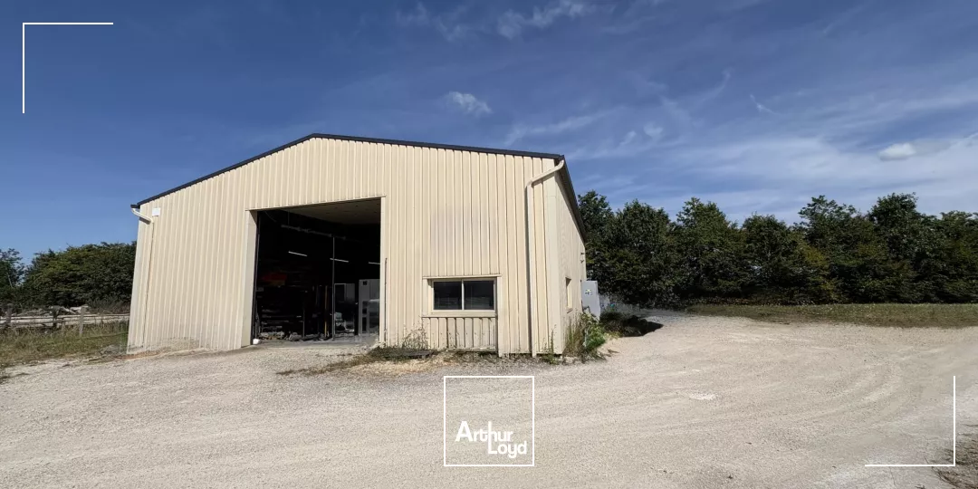 Bâtiment à vendre Marcilly en Villette 270 m2 